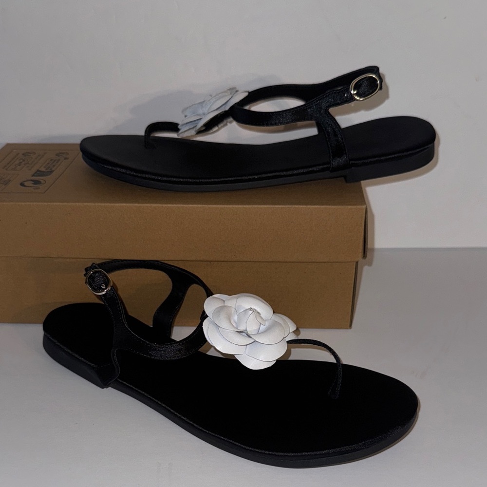 Black Satin Sandals with White Leather Flower  New Sz 9 - Picture 5 of 7